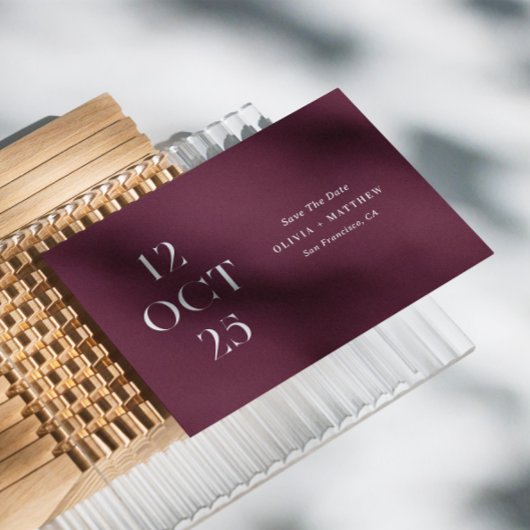 Burgundy pruim moderne minimalistische foto bruilo save the date
