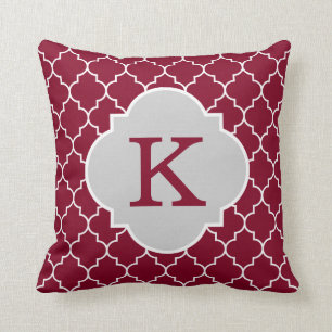 Burgundy Quatrefoil Monogram Kussen
