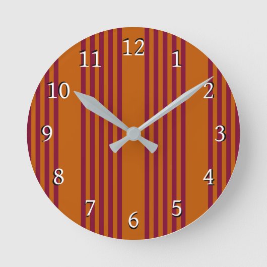 Burgundy red and burnt orange five stripe pattern. ronde klok (Voorkant)
