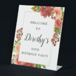 Burgundy Red Coral Pink Rose 90th Birthday Reclamebord Met Voetstuk<br><div class="desc">Zachte bordeauxrode rozen voegen zich met koraalroze rozen aan creëer bij een sierlijk voetstuk van de 90ste herfst Verjaardagsfeestje. De warme herfstkleuren zien er prachtig uit genesteld in rode bessen, rode wilde bloemen en diepgroen gebladerte. De achterkant van de uitnodiging is een lichte bordeaux met een prachtig en dramatisch bloemstuk....</div>