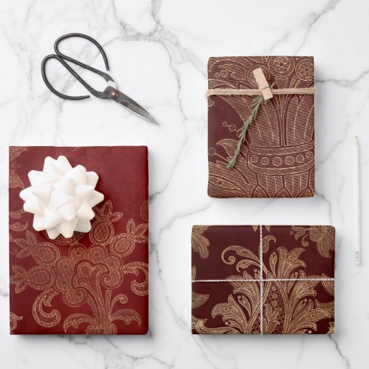 Burgundy Red en Gold Damask Inpakpapier Vel (Voorkant)