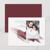 Burgundy Red en Gold Modern Save the Date Photo (Voorkant / Achterkant)