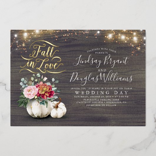 Burgundy Red en Pink Floral Pumpkins Fall Wedding Folie Uitnodiging (Voorkant)