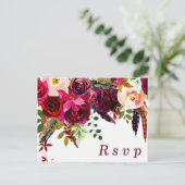 Burgundy Red Floral Boho Wedding RSVP briefkaart (Staand voorkant)