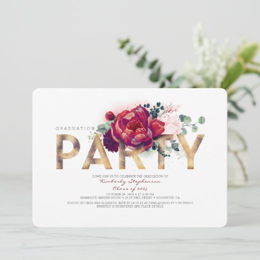 Burgundy Red Flowers en Gold Graduation Party Kaart (Staand voorkant)
