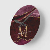 Burgundy Red Gold Agate Geode Glitter Monogram Ronde Klok (Hoek)