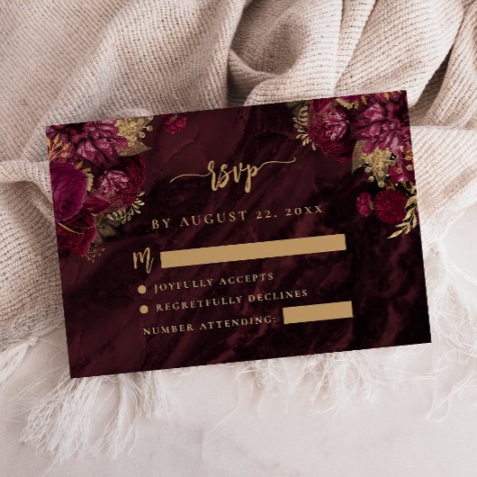 Burgundy Red Gold Floral Agate Script Wedding RSVP Informatiekaartje