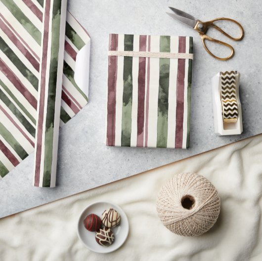 Burgundy Red Green Cream Stripes Christmas Cadeaupapier (Crafts)
