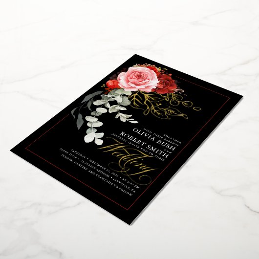 Burgundy Red Pink Flowers Eucalyptus Black Weddens Folie Uitnodiging (Gedraaid)