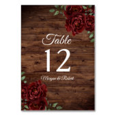 Burgundy Red Rose Rustic Wood Weddenschap Tabelnum Kaart (Achterkant)