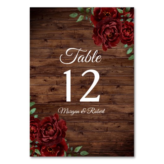 Burgundy Red Rose Rustic Wood Weddenschap Tabelnum Kaart (Voorkant)