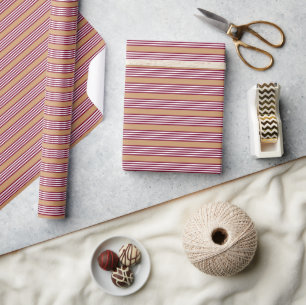 Burgundy red vijf strepen patroon cadeaupapier