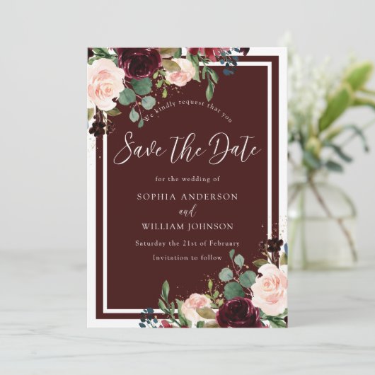 Burgundy Red Wine & Blush Flowers Weddenschap Save The Date (Staand voorkant)