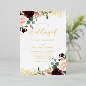 Burgundy Red Wine Wedding Golden Sparkle Folie Uitnodiging (Staand Voorkant)