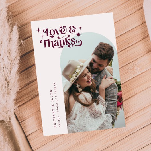 Burgundy Retro Love & Bedankt White Arch Wedding