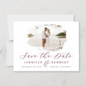 Burgundy Romantic geborsteld foto slaat de datum o Magnetische Uitnodiging (Voorkant)