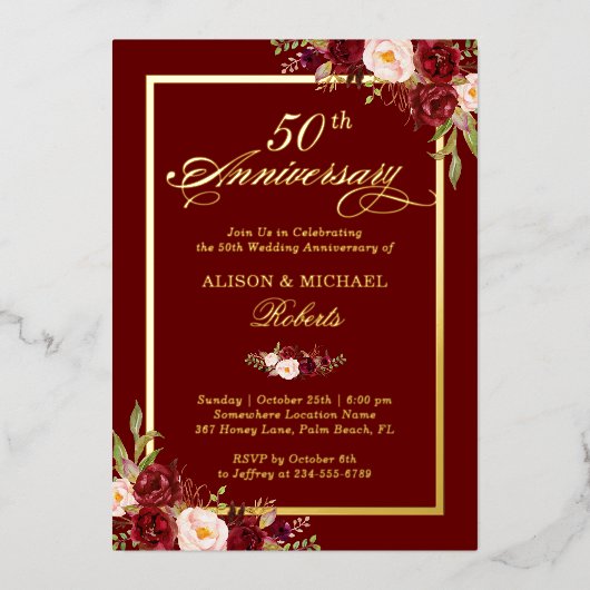 Burgundy Rood Bloemend 50ste Hochzeitstaart Gouddk Folie Uitnodiging (Voorkant)