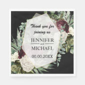 Burgundy roos donkere huidskleur  bruiloft servet (Voorkant)