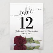 Burgundy Roos Elegant Weddenschap Tafel Groot (Achterkant)