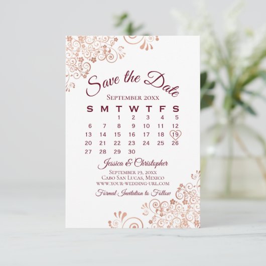 Burgundy & Roos Gold Lace Elegant Wedding Calendar Save The Date (Staand voorkant)