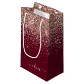 Burgundy Roze Gouden Blush Roze Glitter Monogram Klein Cadeauzakje (Voorkant Gekanteld)