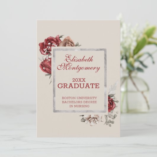 Burgundy Rozen en Silver Lijst Graduation Party Aankondiging (Staand voorkant)
