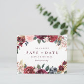 Burgundy rustic boho floral save the date aankondigingskaart (Staand voorkant)