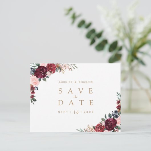 Burgundy rustic boho floral save the date aankondigingskaart (Staand voorkant)