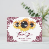 Burgundy Rustic Floral Lace Sunflower Wedding Bedankkaart (Staand voorkant)