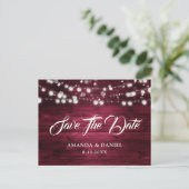 Burgundy Rustic Wood String Lights Wedding Aankondigingskaart (Staand voorkant)