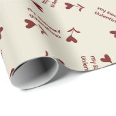 Burgundy Script Hearts on Cream– Valentine Pattern Cadeaupapier (Rol Hoek)