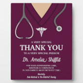 Burgundy Scrubs Medical Professional Hartelijk dan Fotoplaat (Voorkant)