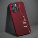 Burgundy Shimmer Elegant Calligraphy Script Name Case-Mate iPhone 14 Hoesje<br><div class="desc">Burgundy Red Shimmer White Elegant Calligraphy Script Custom Personalized Name iPhone 14 Smart Phone Case is voorzien van een modern en trendy eenvoudig en stijlvol ontwerp met uw gepersonaliseerde naam in elegante handgeschreven kalligrafiescript-typografie op een metalen,  ruige rode achtergrond. Ontworpen door ©Evco Studio www.zazzle.com/store/evcostudio</div>