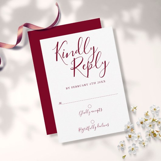 Burgundy Signature Moderne Script RSVP Kaartje