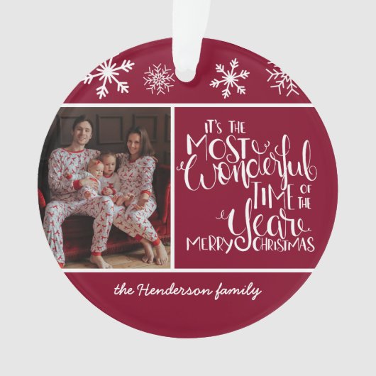 Burgundy Snowflake Geweldige tijd van het Jaar Ornament (voorkant)