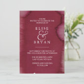 Burgundy Waterverf Paint Splash Wedding Invite Kaart (Staand voorkant)