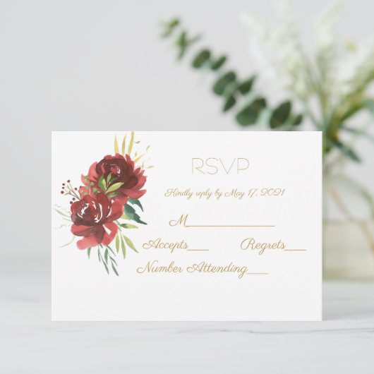 Burgundy Waterverf Rose Bouquet RSVP Kaartje (Staand voorkant)