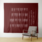 Burgundy Wedding Seating Chart Alphabetical Fabric Wandkleed (In Situ (horizontaal))