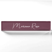 Burgundy Wine Elegant Handgeschreven script Naambordje (Voorkant)