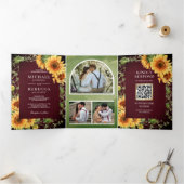 Burgundy Wood Sunflower Foto Arch QR Code Weddensc Drieluik Uitnodiging (Binnen)