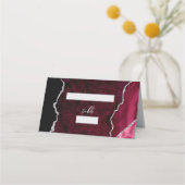 Burgundy Zilver Agate Script Trouwtafelkaart Plaatskaartje (Voorkant)