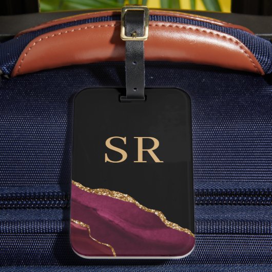 Burgundyrood goud agaat geode monogram bagagelabel (Voorkant Insitu 2)