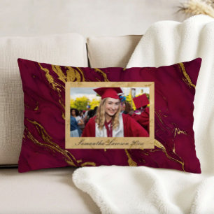 Burgundyrood goud marmer aangepaste afstudeerfoto accent kussen