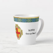 Burke Irish Shield & Tartan gepersonaliseerd Latte Mok (Rechterhoek)
