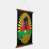 Burkina Faso kaart, vlag en revolutie vuist Hangend Wandkleed (Gebogen)