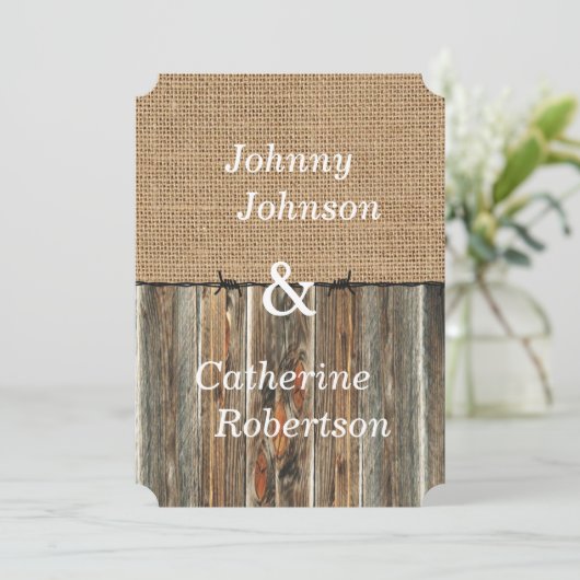 Burlap Barnwood Prikkeldraad uitnodiging (Staand voorkant)