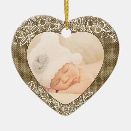 Burlap en Lace Baby First Kerstmis Keramisch Ornament (Voorkant)