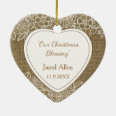 Burlap en Lace Baby First Kerstmis Keramisch Ornament (Achterkant)