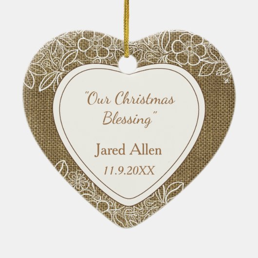 Burlap en Lace Baby First Kerstmis Keramisch Ornament (Achterkant)