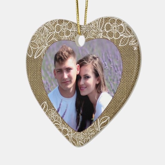 Burlap en Lace Pas getrouwd First Kerstmis Keramisch Ornament (Links)